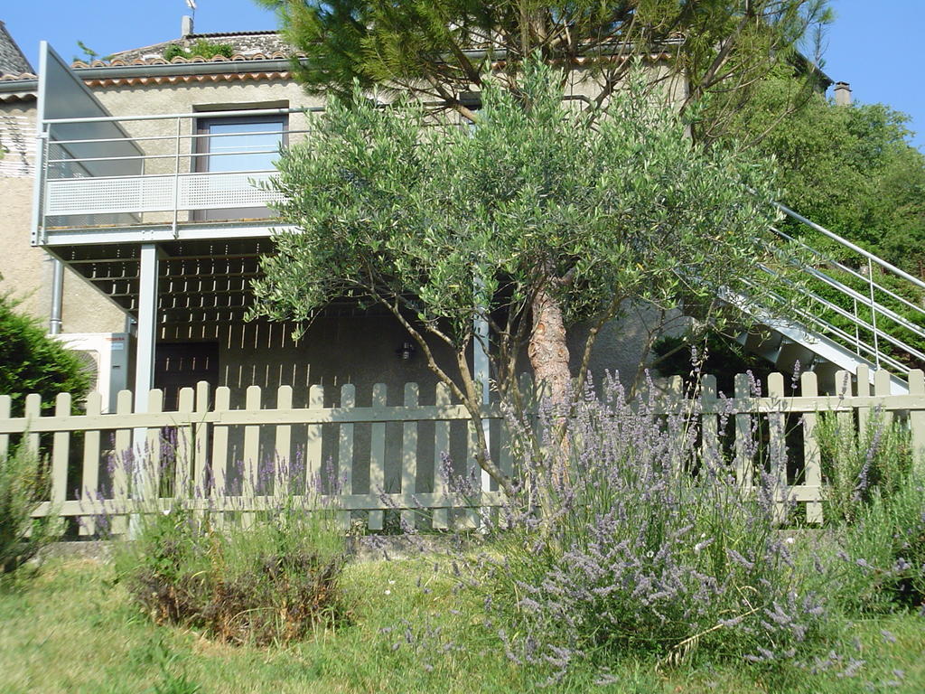 La Cabane de Pépé Emilien Bed and Breakfast Chomérac Exterior foto